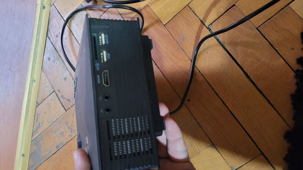 Мини проектор Unic HD WiFi