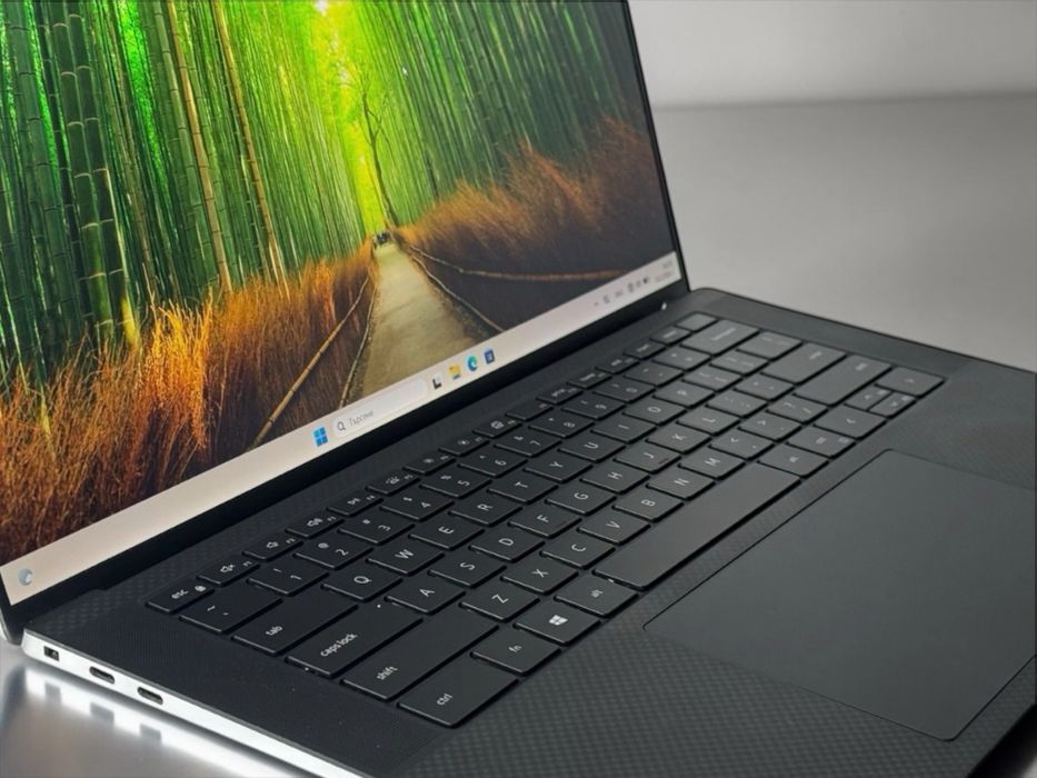 Лаптоп Dell XPS 9510 15" WUXGA i7-11800H 16RAM 512GB SSD RTX 3050