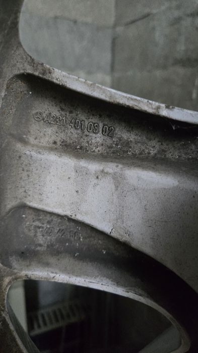 Продавам 4 джанти с 4 гуми 235 55 17 всесезонни