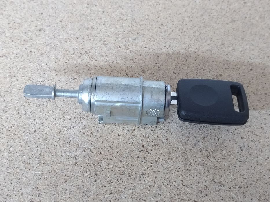 Замок двери а6с5