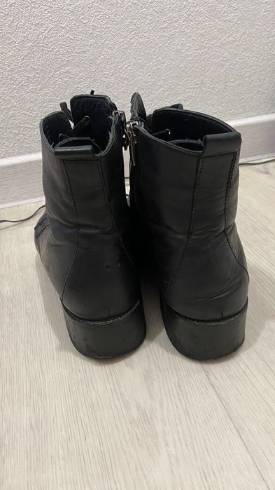 Продам зимнюю обувь