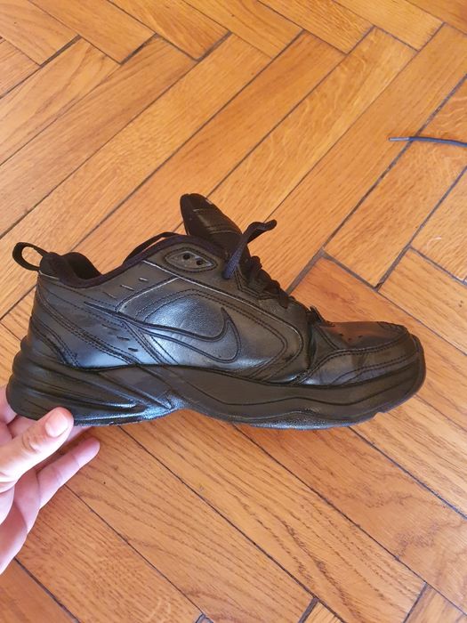 Vand adidasi nike air max..si nike monarch.nr 41