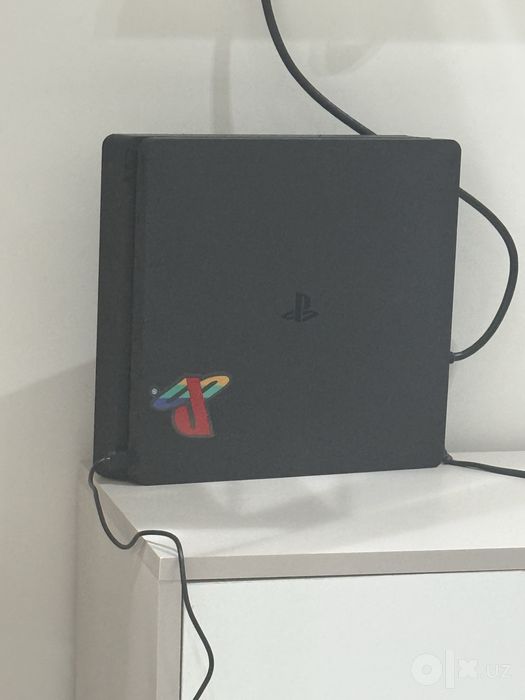 Playstation 4 slim