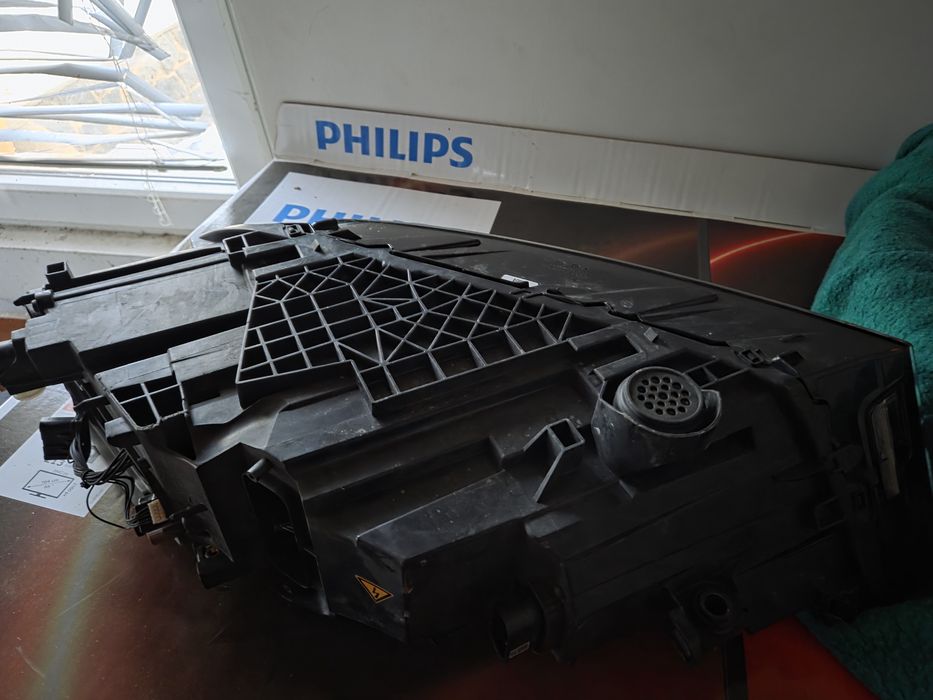 Десен фар за Audi Q7 би ксенон лед 2018 г. Led 2024г.