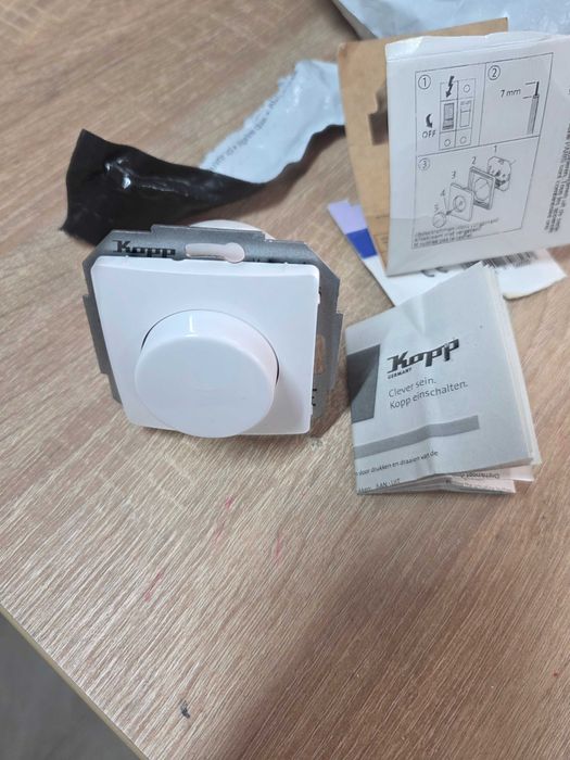 Intrerupător variator universal Kopp Paris cu buton rotativ - Alb arctic