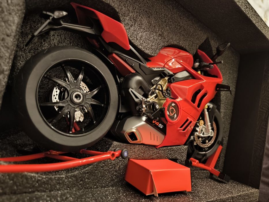 Игрушка мотоцикл Ducati P