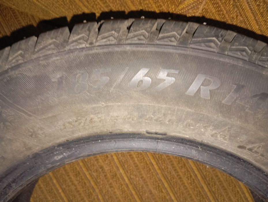 Шины б/у зимние 14 размер