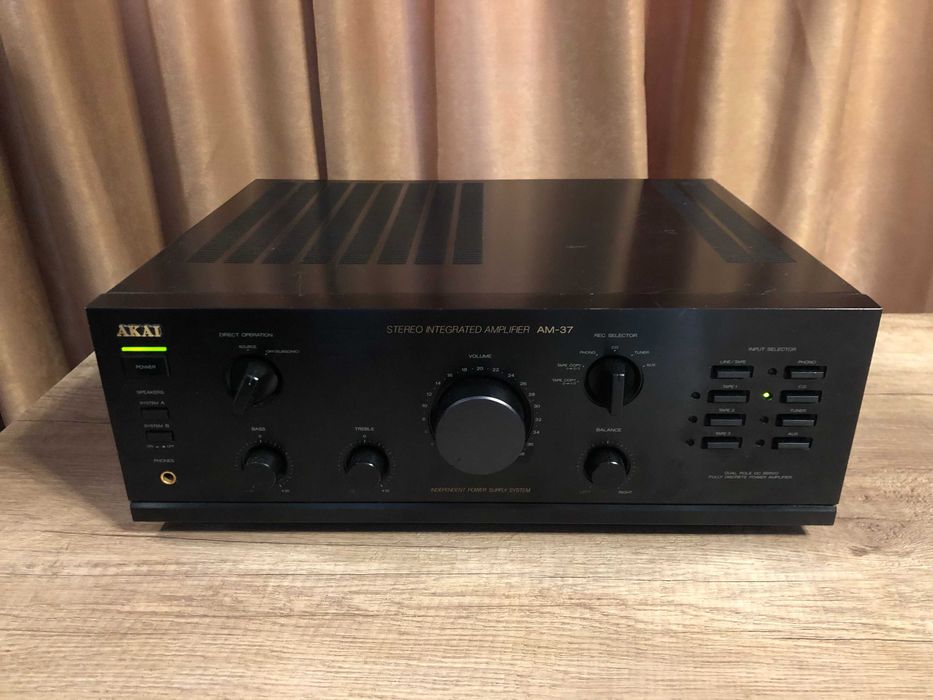 Akai AM 37 amplificator, statie