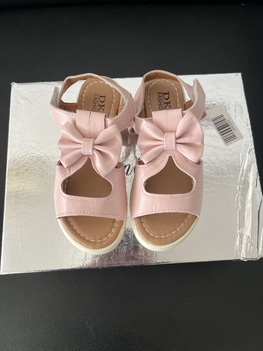 Нови детски сандали