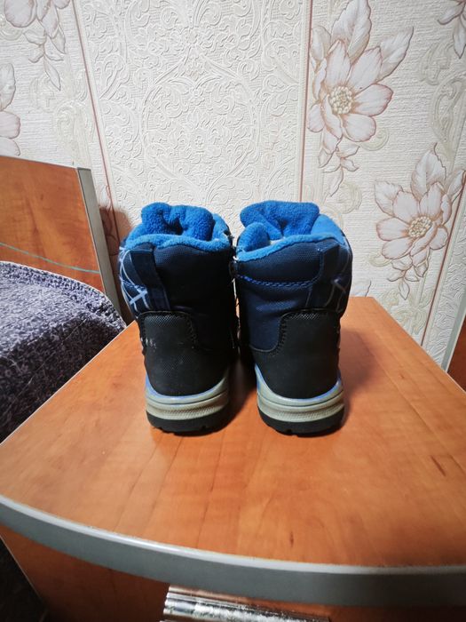 Продам обувь детскую
