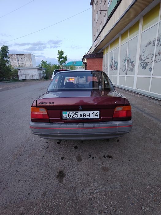 Продам машину легковую