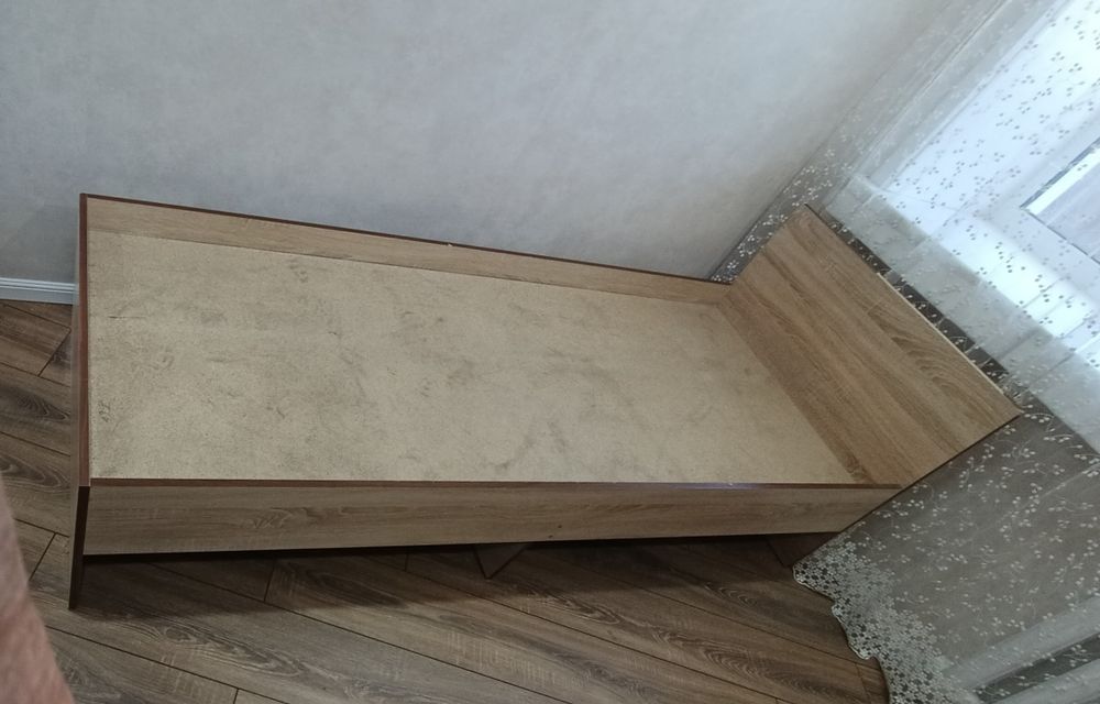 Продам датски гарнитур и крават