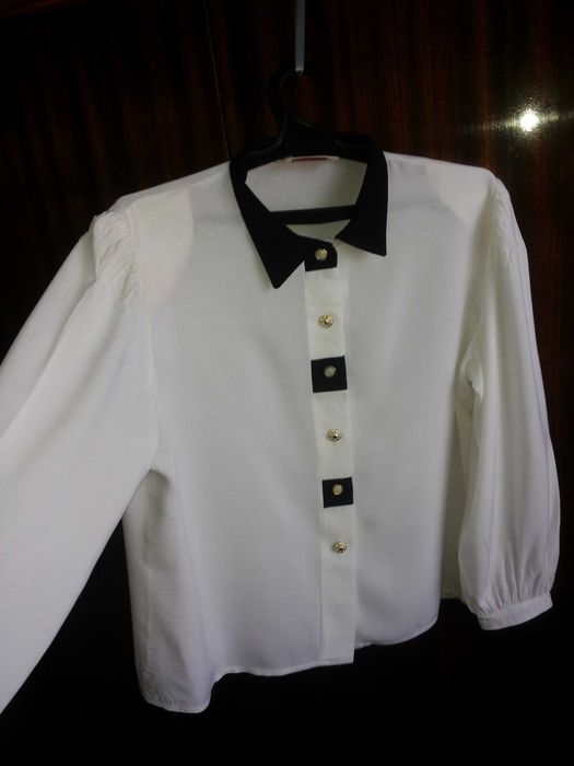 Блузка (рубашка) женская размер 44, производство Италия.