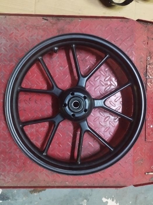 Roti fata si spate pentru Triumph street twin