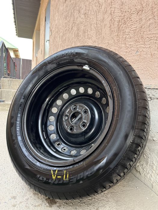Новые шины + диски еще есть калпак