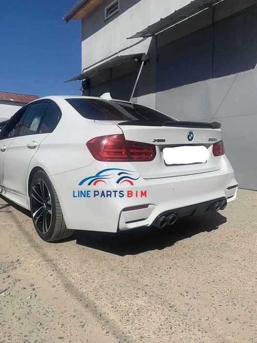 Eleron Lip Codita Portbagaj BMW Seria 3 F30 Model M4 Negru Lucios