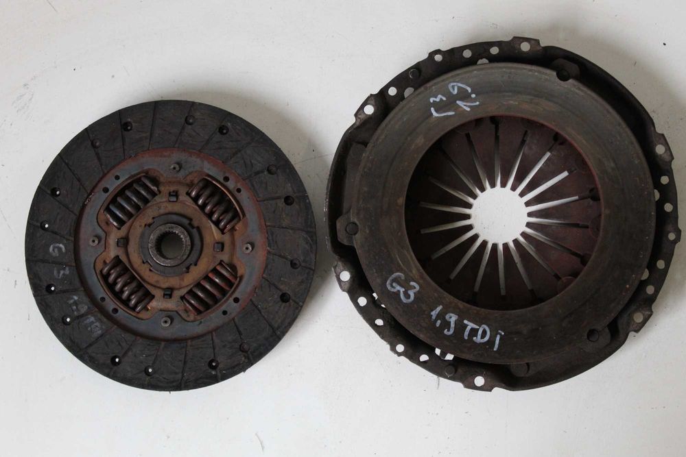 Притискателен и феродов диск Фолксваген голф Volkswagen golf 3 1995