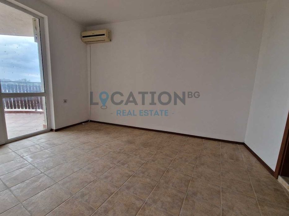 Продава се Тристаен апартамент в с. Божурец, Област Добрич - 100 кв.м за 430 €/кв.м - Снимка #4