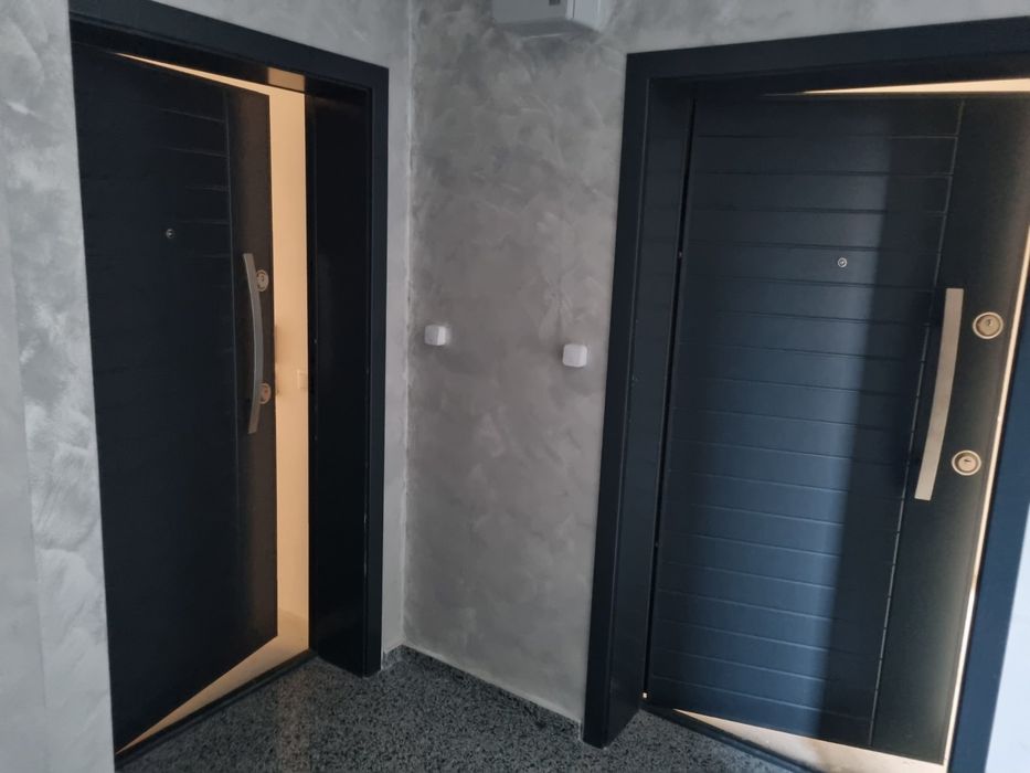 Продава се Четиристаен апартамент в Русе, Център - 223 кв.м за 867 €/кв.м - Снимка #11