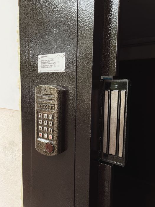 В продаже домофонныые ключи