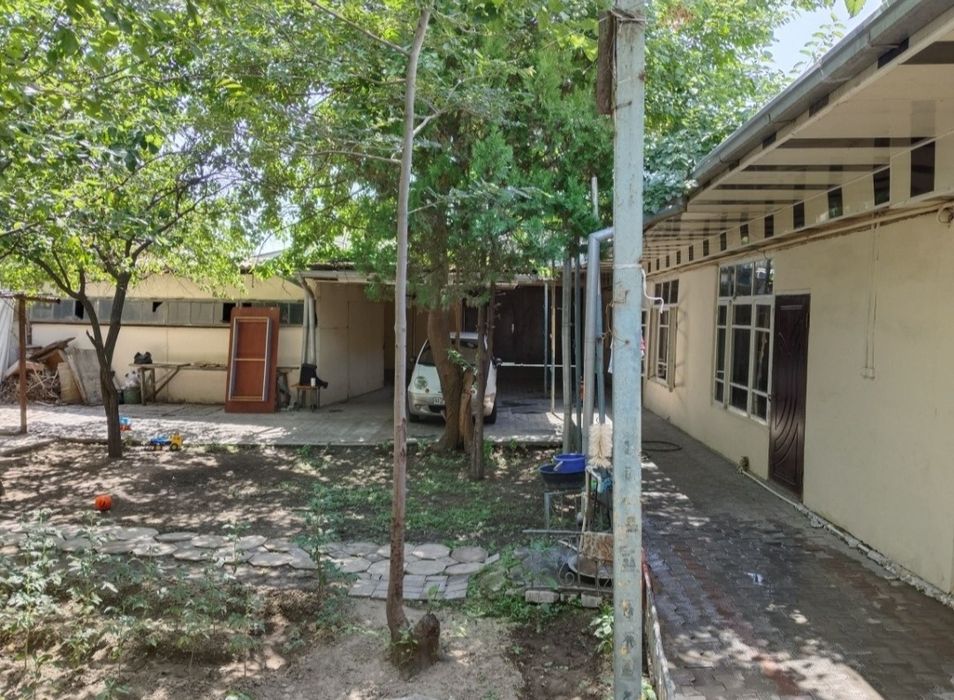 Окуй Farg'ona yo'li arintir Karzinka 5.5 сотик 7 хона 210м²