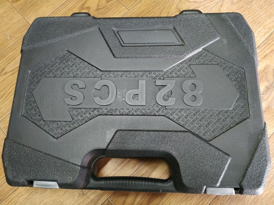 Набор инструментов 82 предмет в кейсе