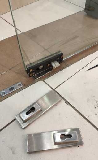 Ремонт окон и обслуживание стекляных дверей. Замена резины, механизмов