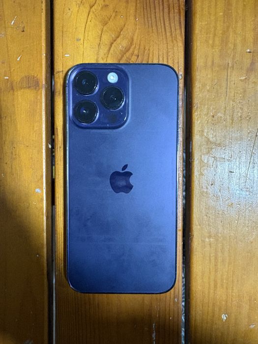 Продам айфон 14 про макс