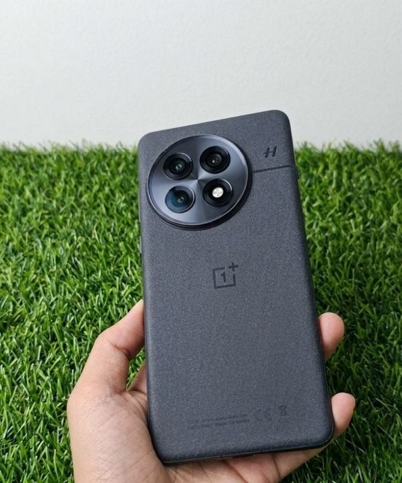 Продам OnePlus 13 на 16/256 ГБ