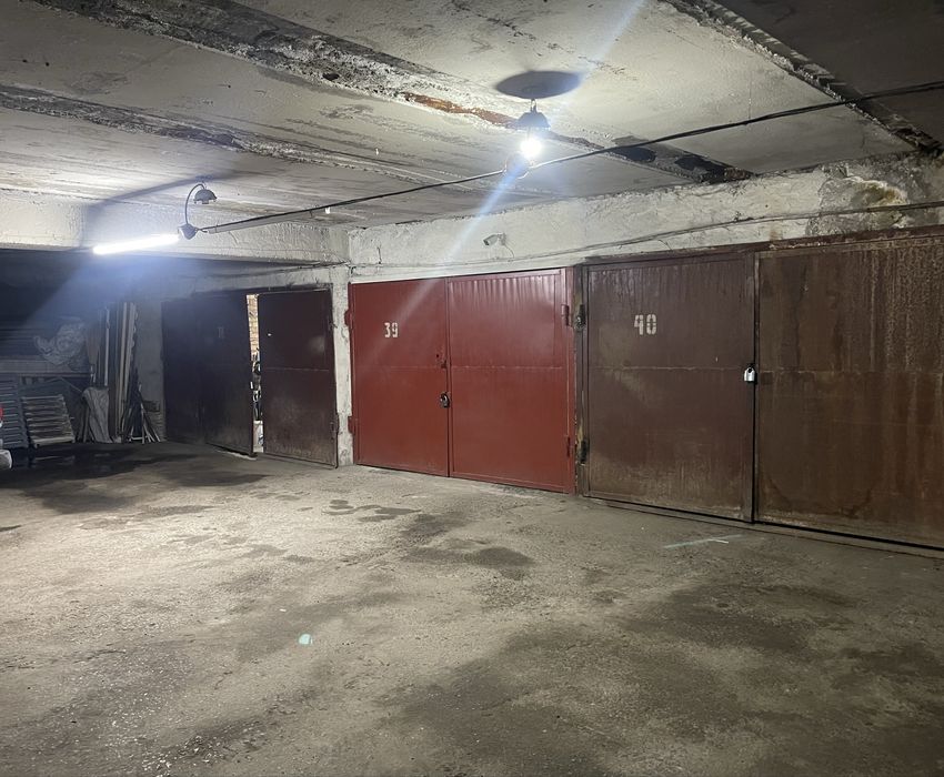 Продам гараж подземный (17,3 кв м)