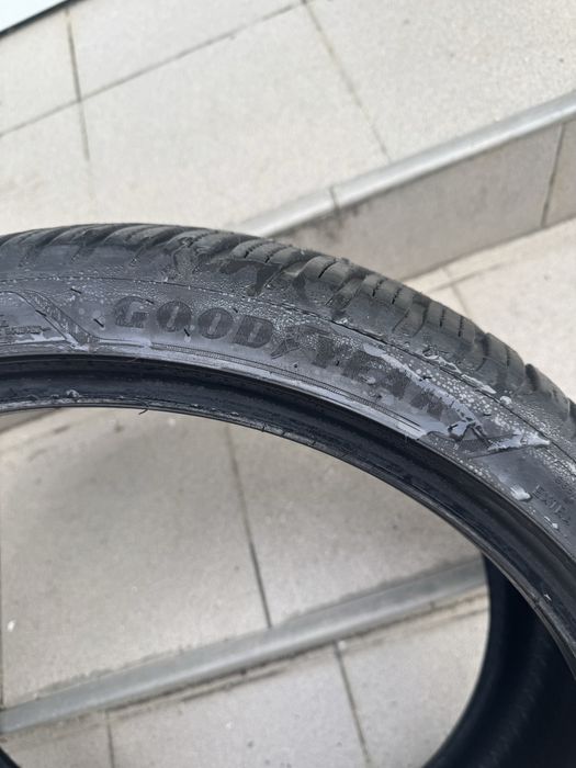 Vand anvelope 245/35R20  - GOODYEAR& SONIX(stare buna/foarte buna)