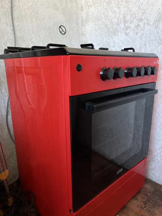 Газ плита ARTEL бу(красный)