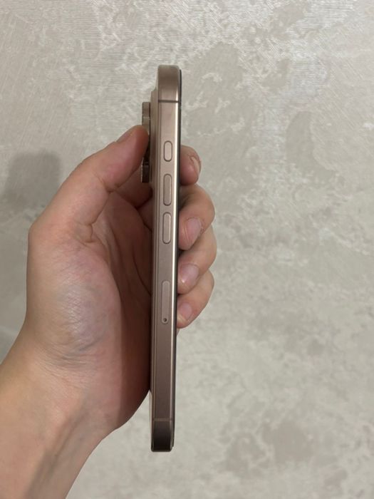 Продам Iphone 16 pro
