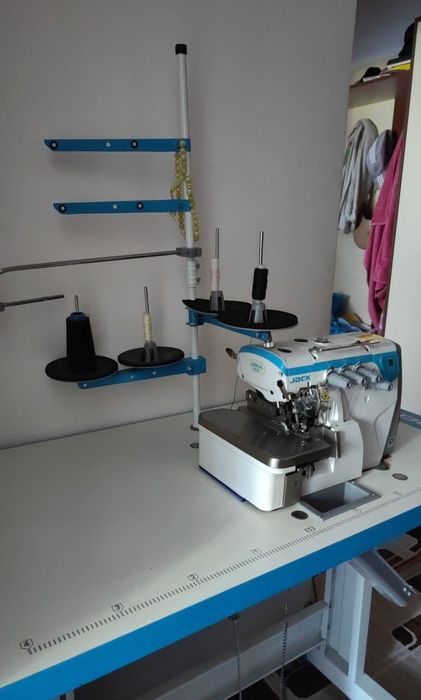 Оверлок JACK E4.