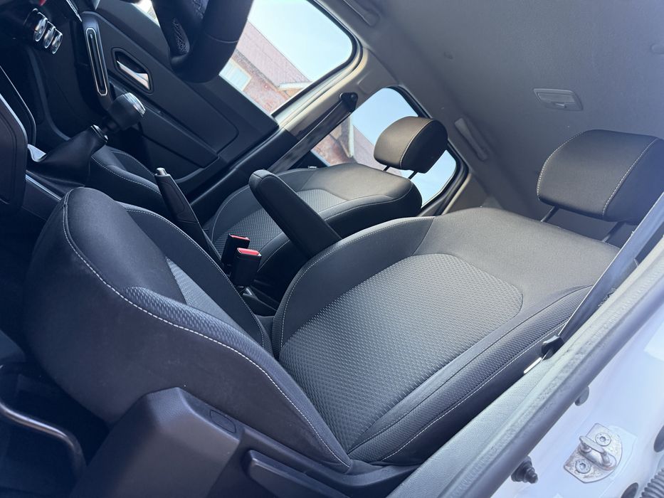 Dacia Duster 4x4 2021 euro 6 1.5d km reali unic proprietar Inm Ro navi camera TVA deductibil
