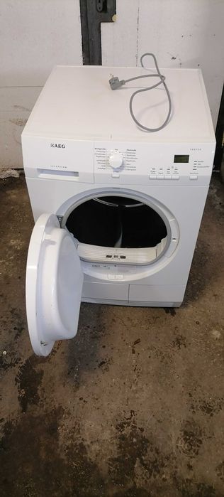 Сушилня АЕГ AEG с термо помпа