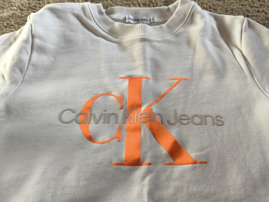 Оригинална блузка на Calvin Klein за госпожица