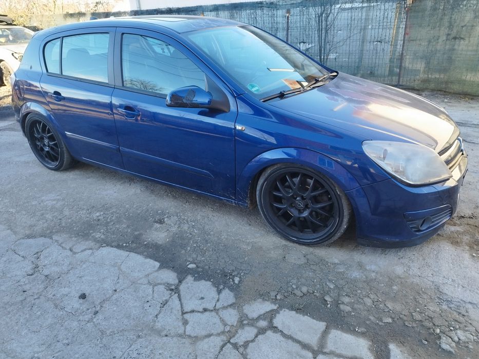 Bara fata grila capota Opel Astra H dezmembrari dezmembrez