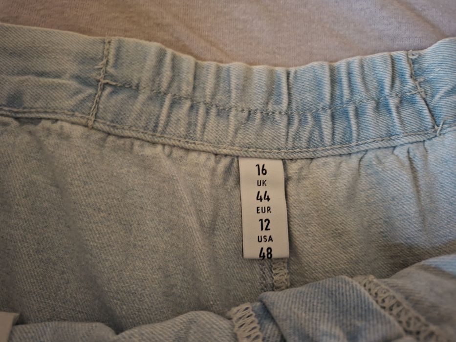 Pantaloni scurți dama