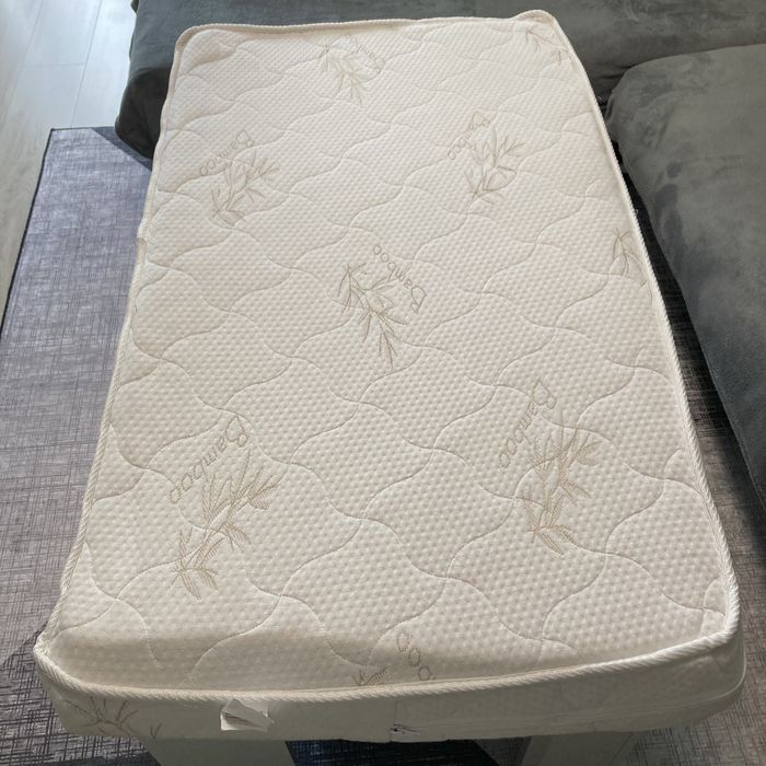 Матрак за бебешка кошара 65/110см