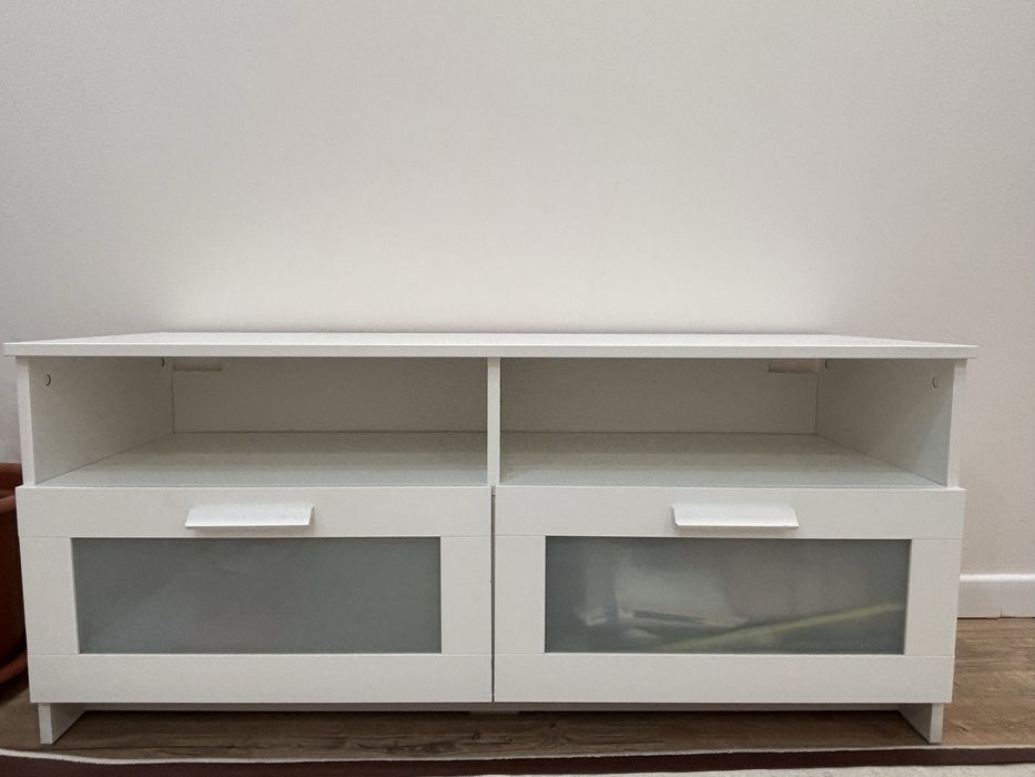 Продам новую тумбу под тв