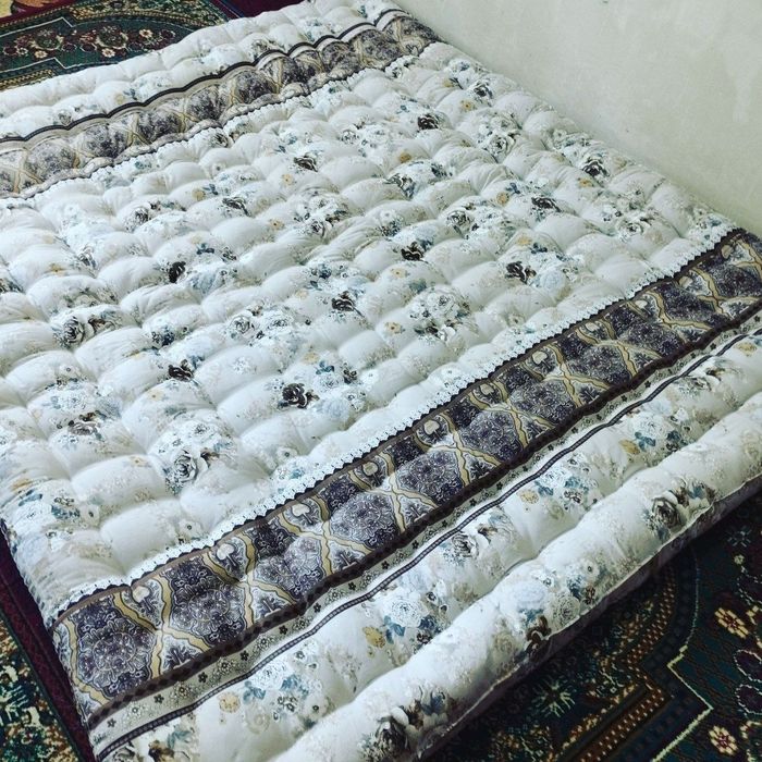 Koʻrpa koʻrpacha matras yostiq