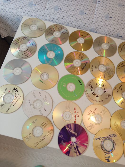 Продавам дискове.