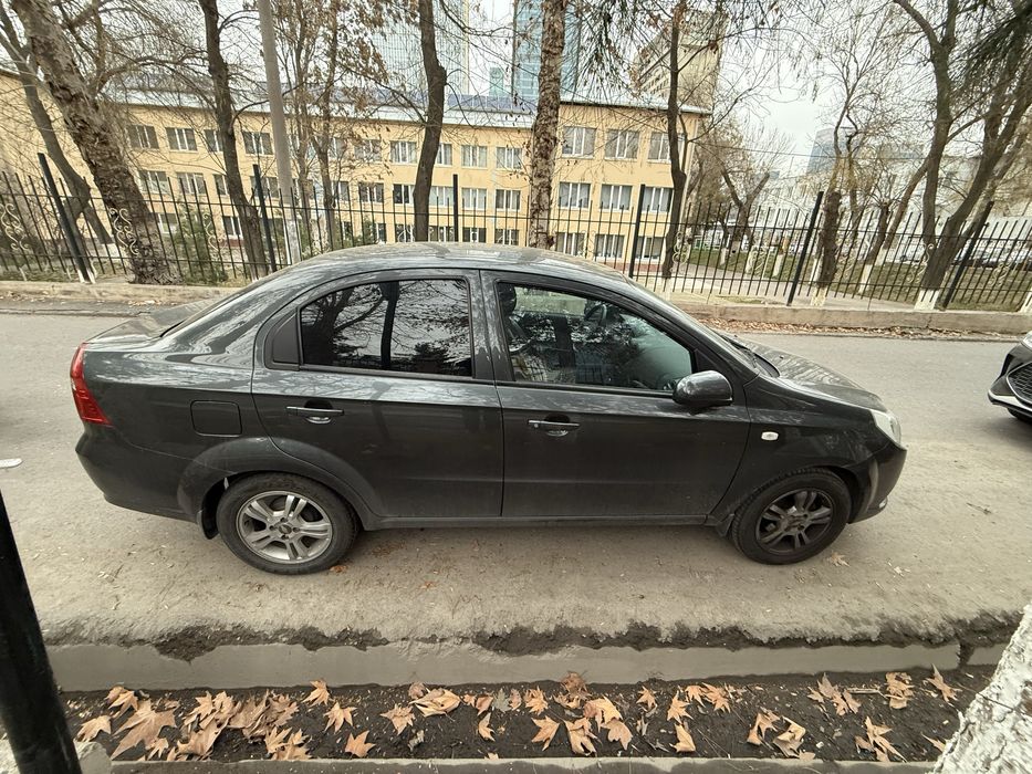 Продам свою Нексия 3 2018 года автомат