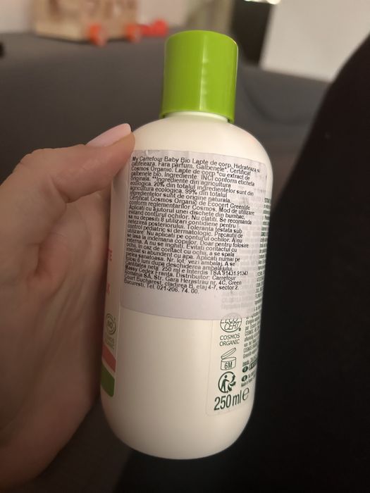 Lapte de corp pentru bebelusi