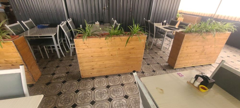 Gul qoyilgan taxtalar