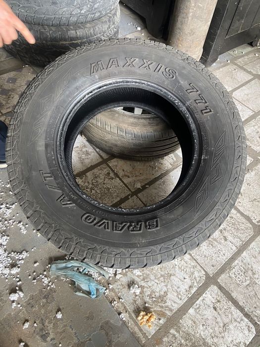 Продам комплект 285/65R17 Maxxis б/у
