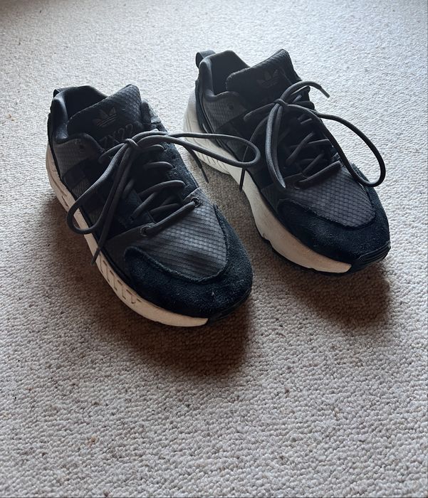 Vand diferite perechi de pantofi pentru baieti