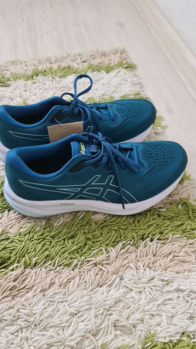 Продам Кроссовки