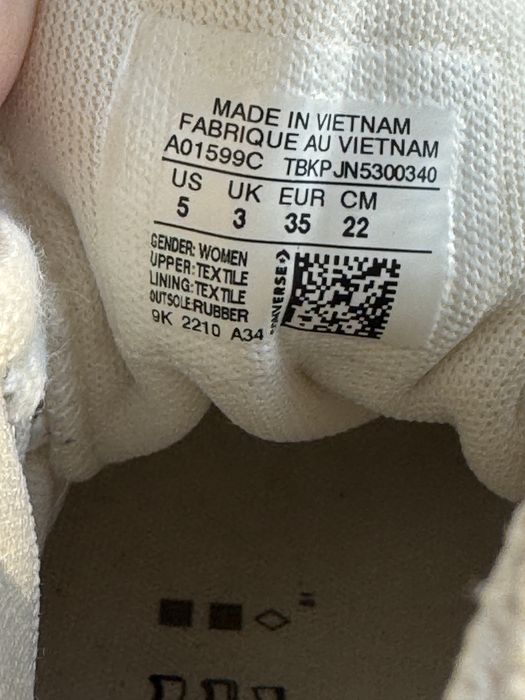 Converse cu inimioare